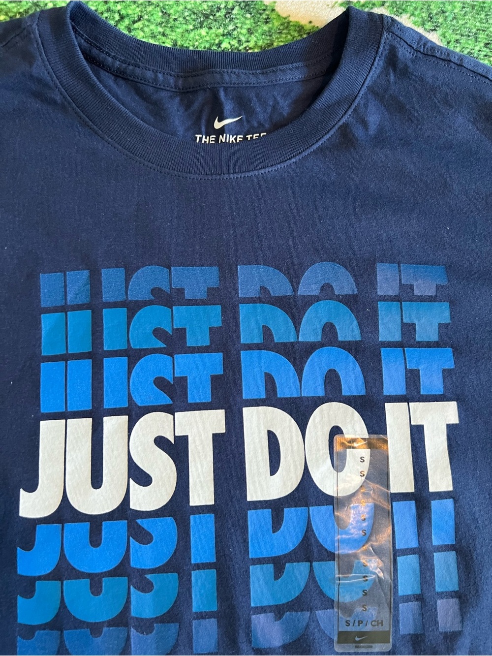 Nike Men’s Navy Blue 'Just Do It' Graphic Tee Size Small - Picture 2 of 4